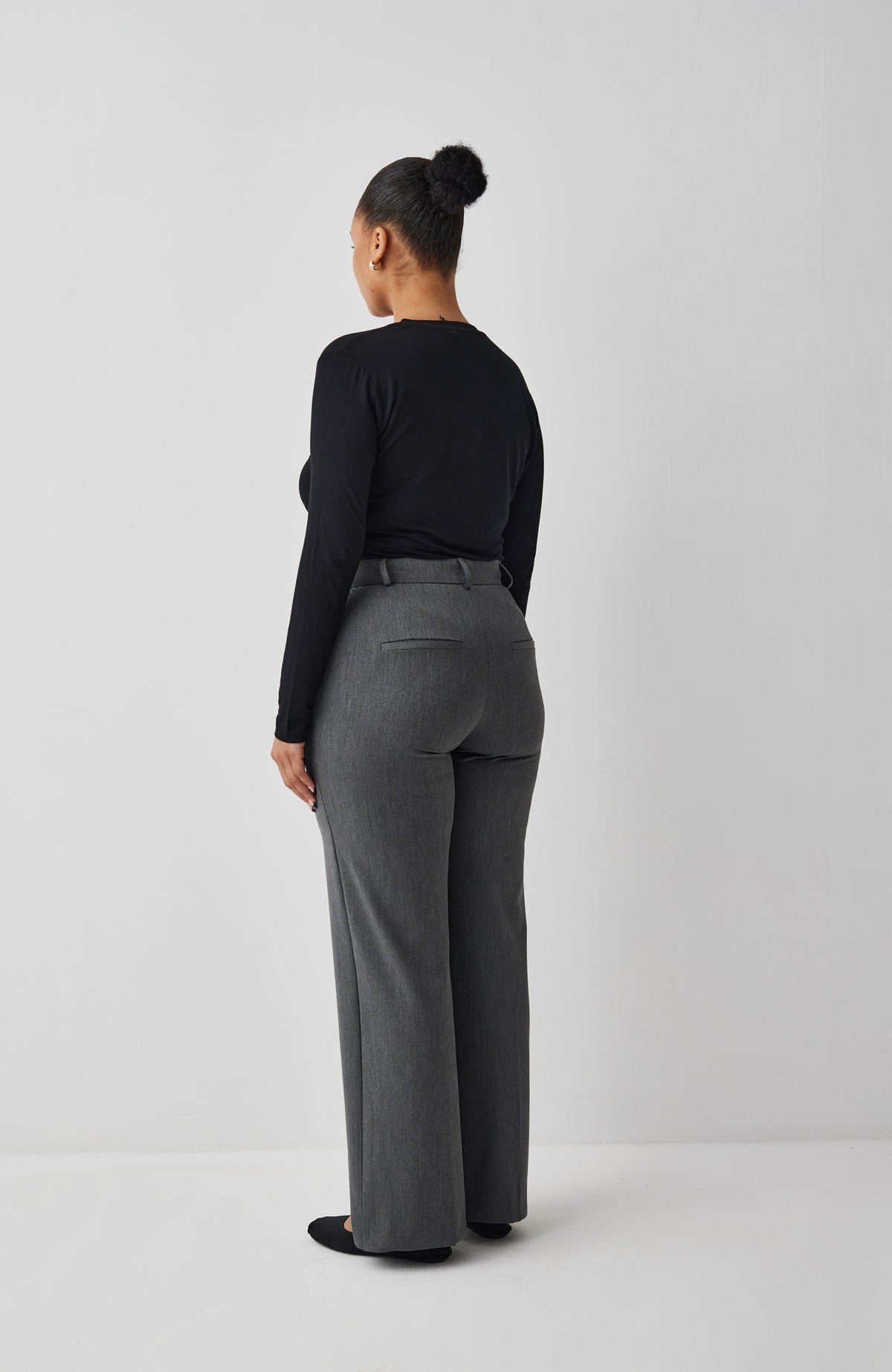 Lucy-M_Medium Melange_Model_9