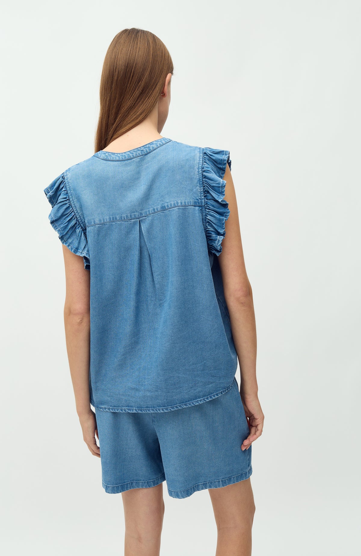 Gemala-M_Mid Vintage Wash_Model_2