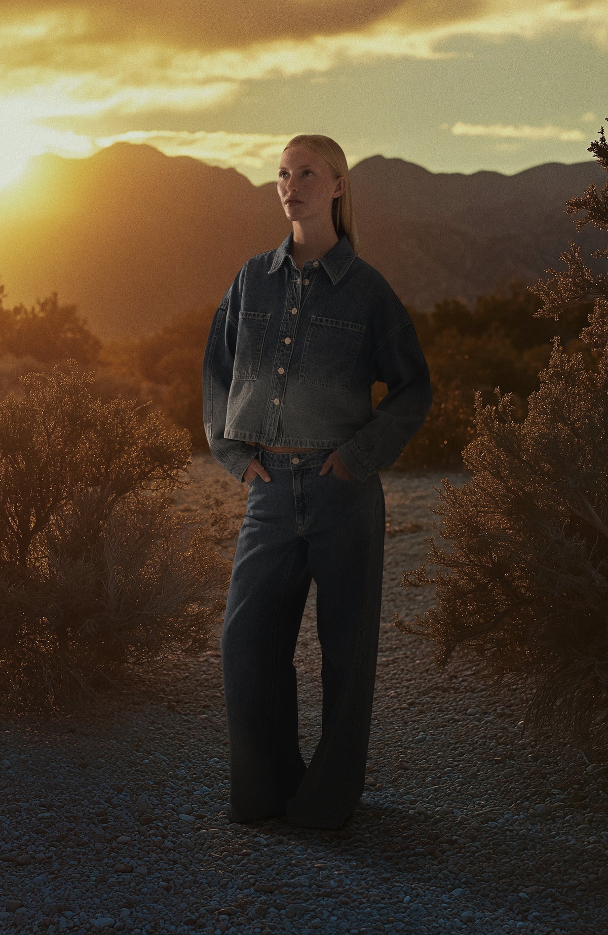 Winnia-M_Fading Denim Wash_Image_0