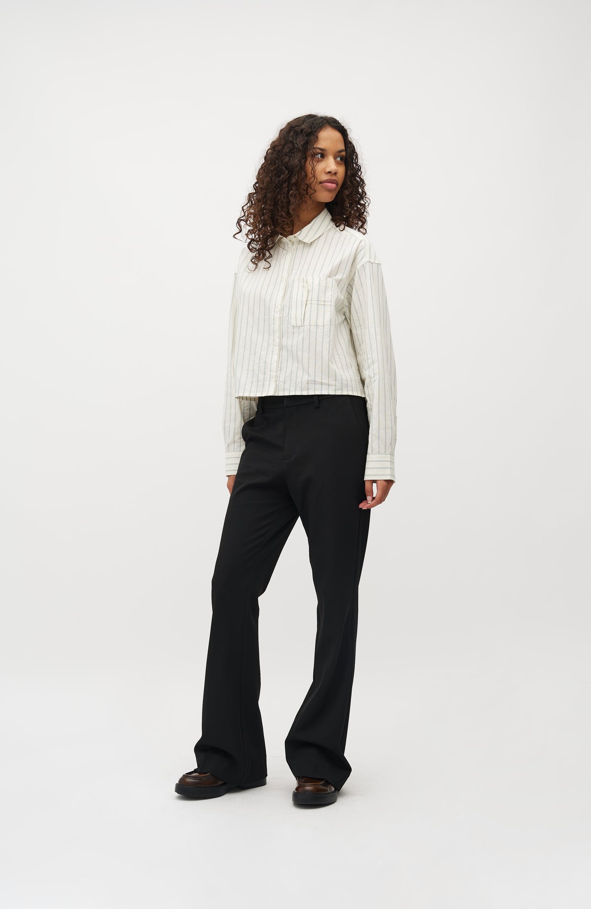 Emmelia-M_Maliva Placid Blue Stripe_Model_3