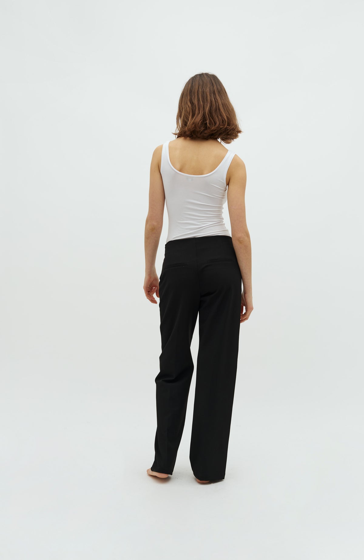 Uma-M_Black_Model_2