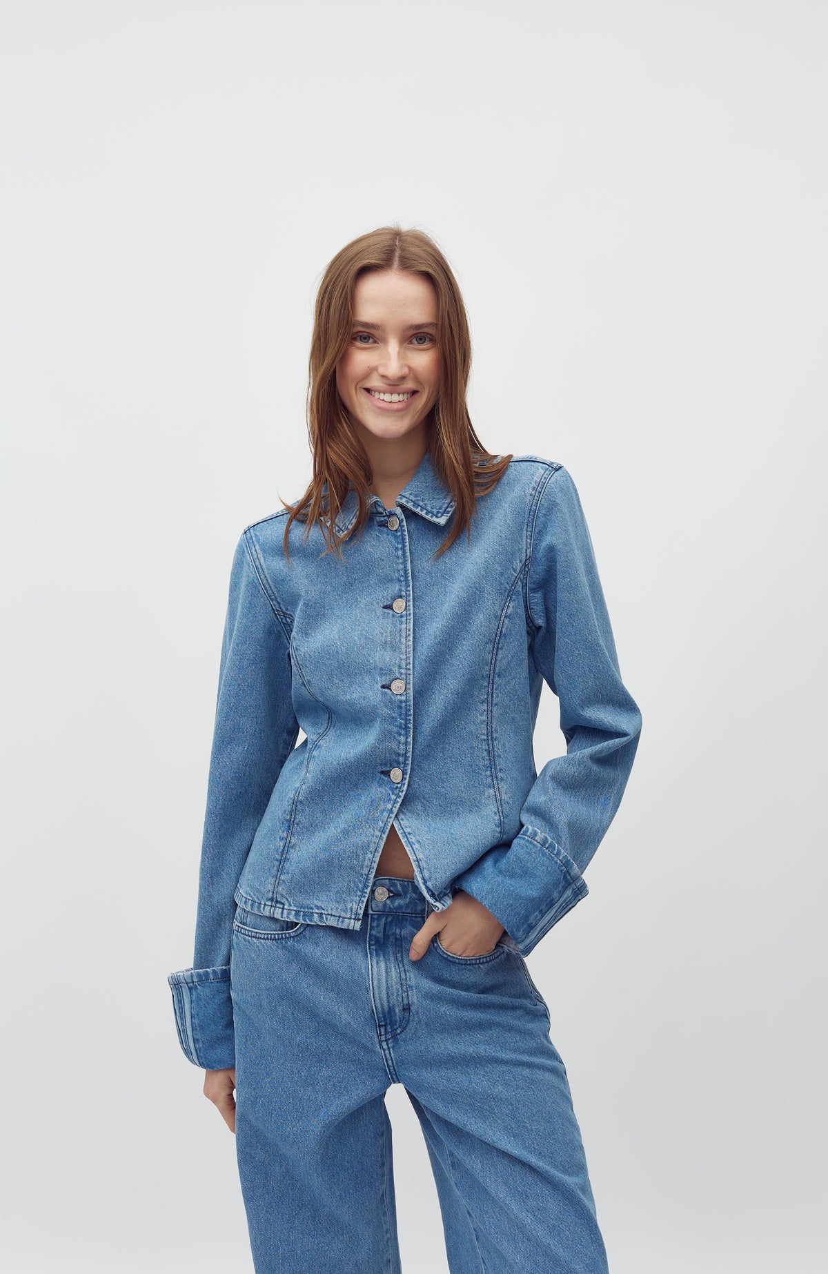 Wolina-M_Sky Blue Wash_Model_1