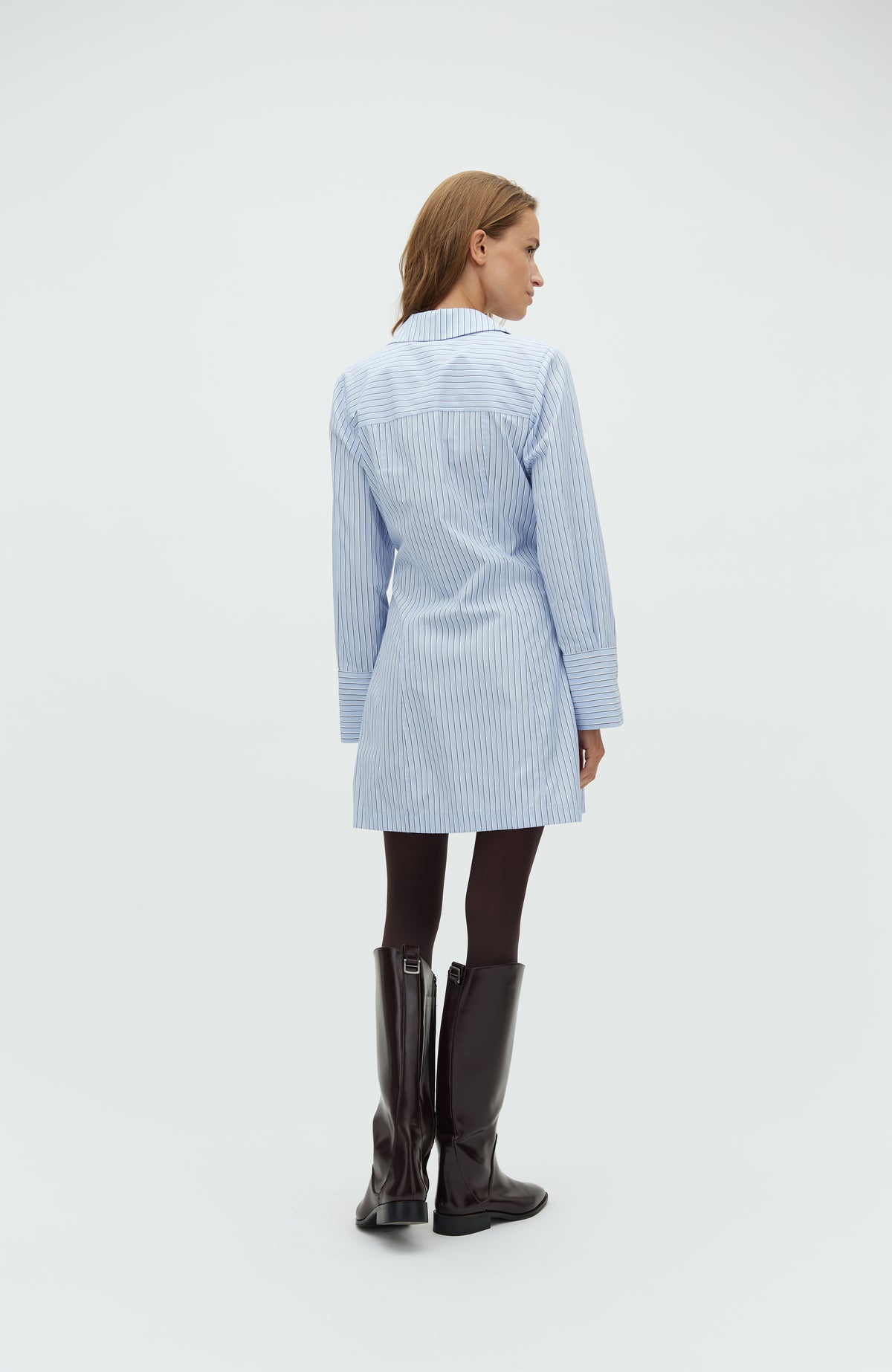 Saffira-M_Blue Navy Stripe_Model_2