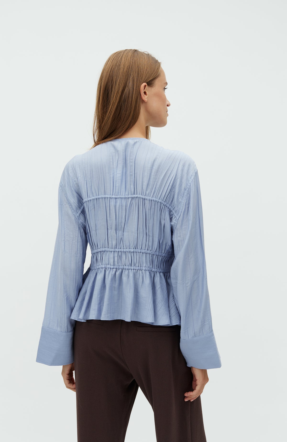 Taneil LS-M_Blue Lilac_Model_2