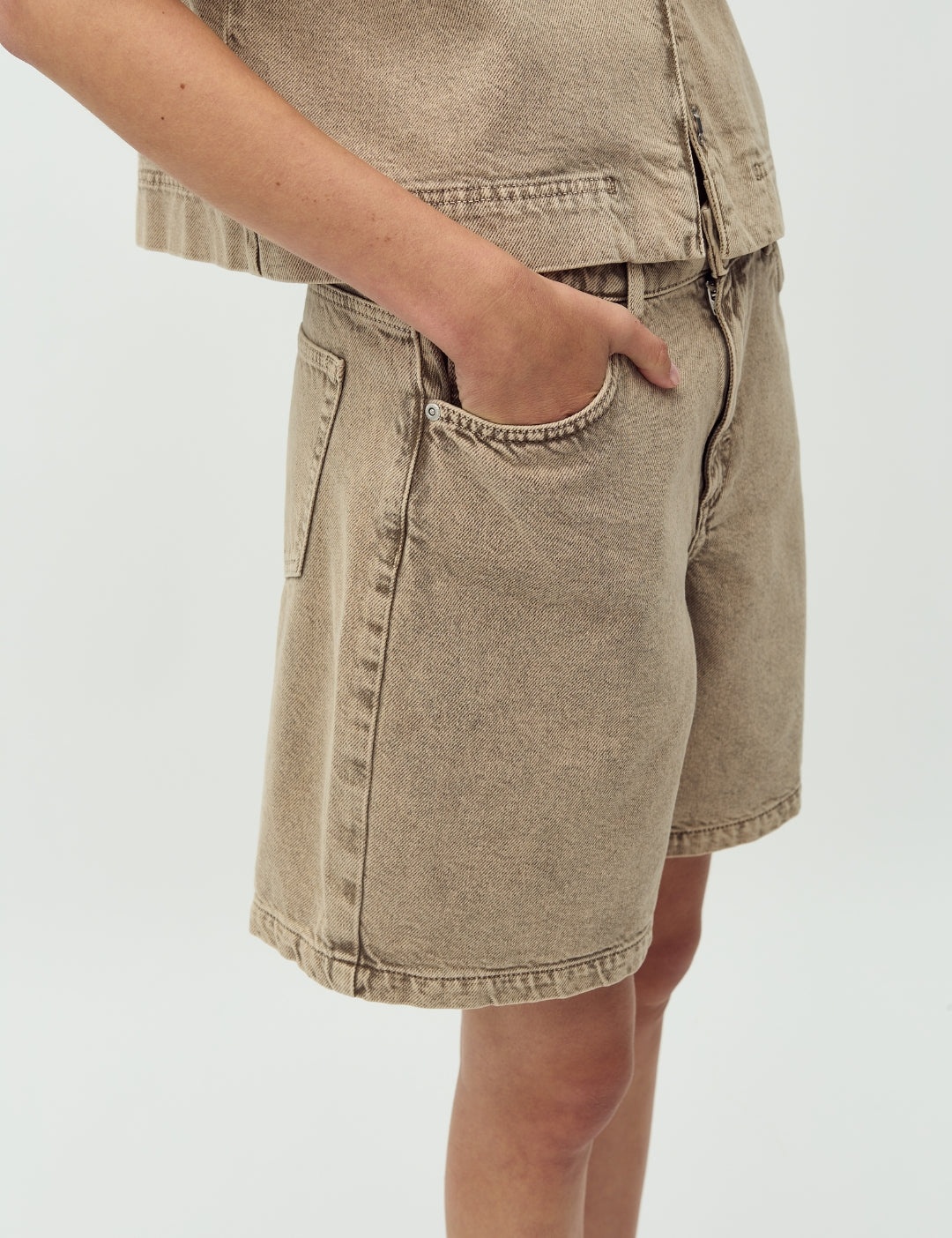 Sanira-M_Beige Washed Denim_Model_2