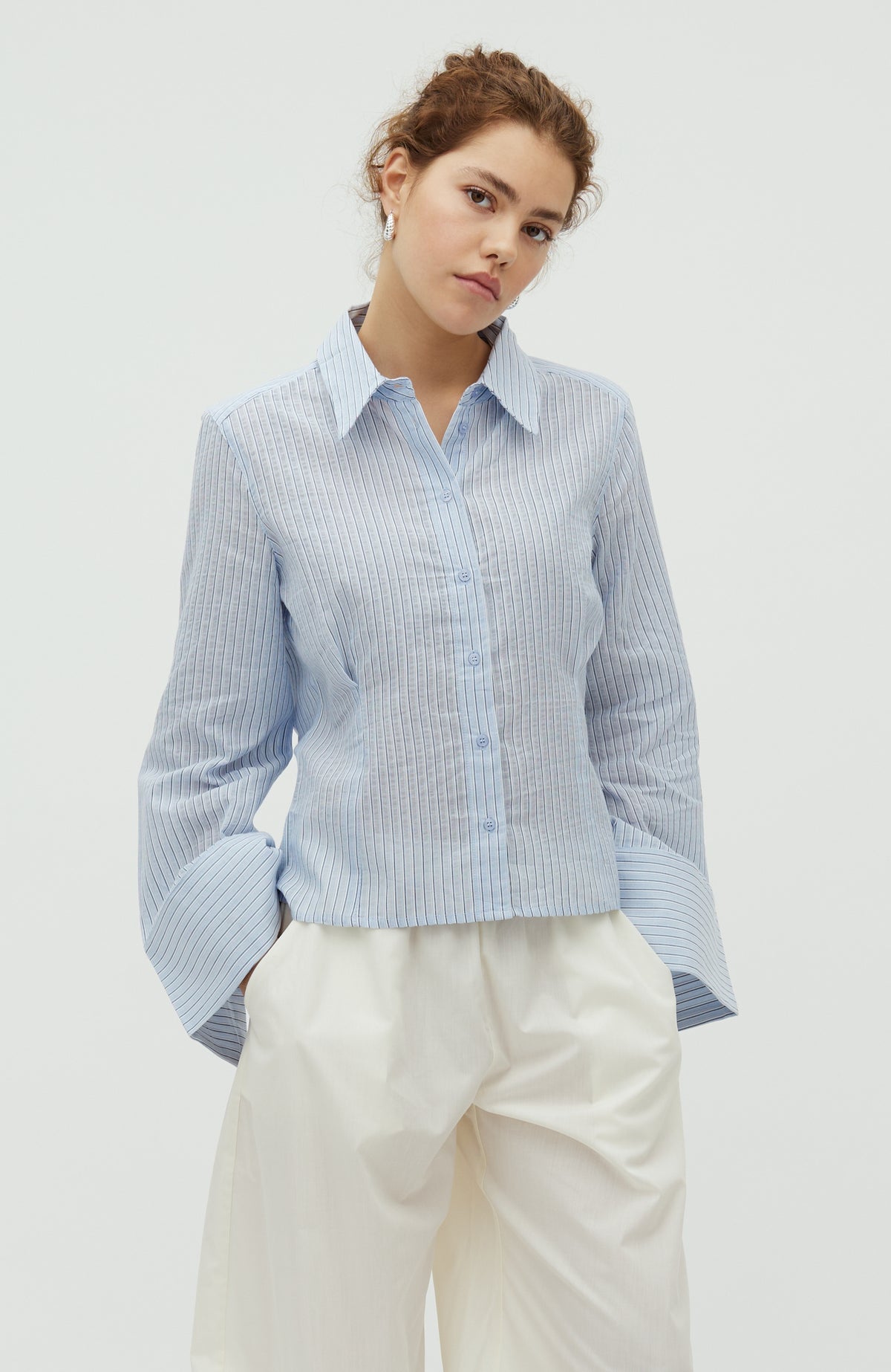 Kalanna-M_Light Blue White Stripe_Model_0