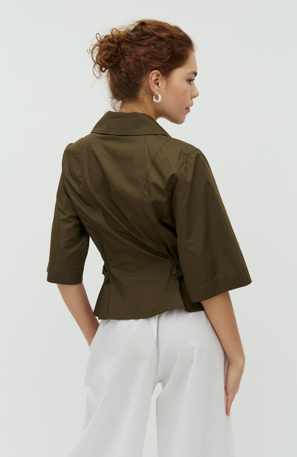 Anoul-M_Dark Olive_Model_2