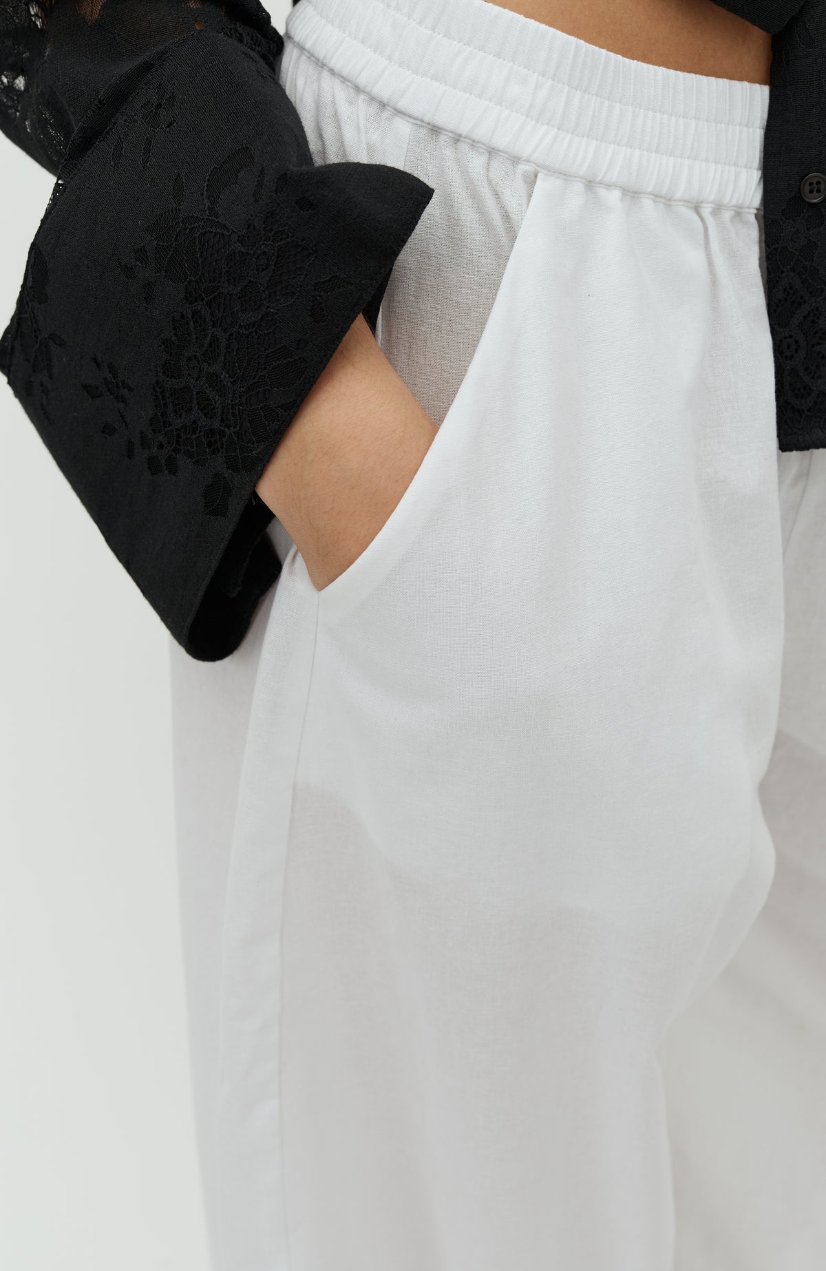 Eawyn-M_White_Model_3