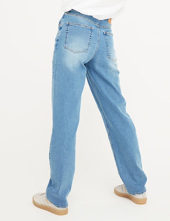 Davis_Mid vintage blue_Model_1