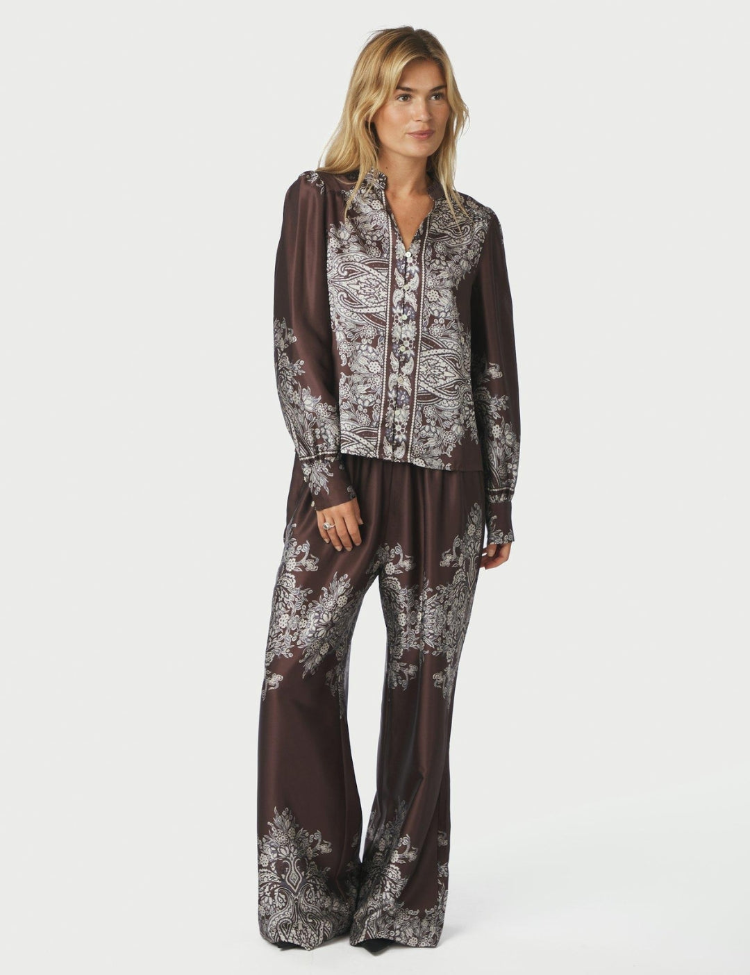 160960 Massima Paisley Border Blouse_Dark brown_Model_3
