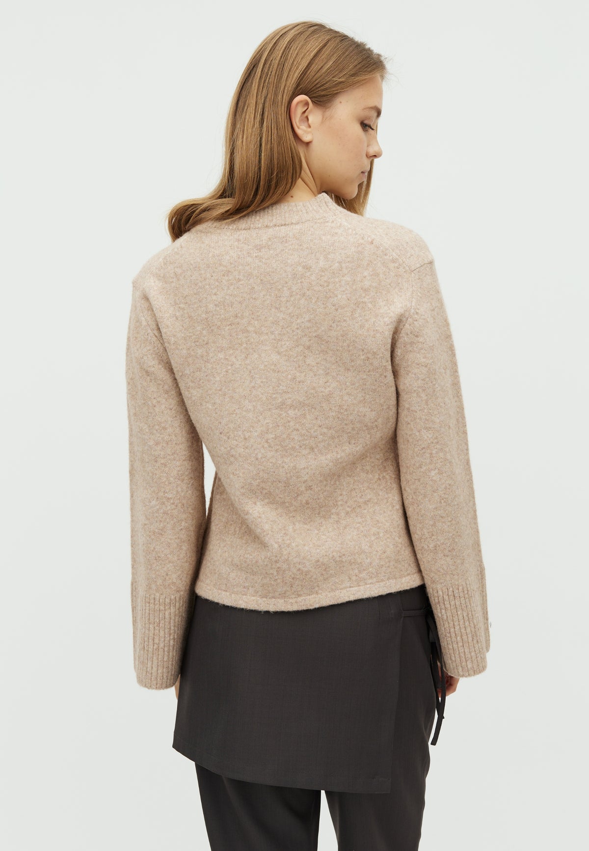 166398 Tixie Knit Cardigan_Sand Melange_Model_2