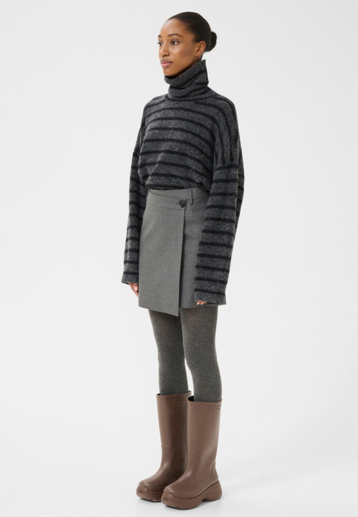 10910495 GZpaula MW wrap skirt NOOS_Dark grey melange_Model_1
