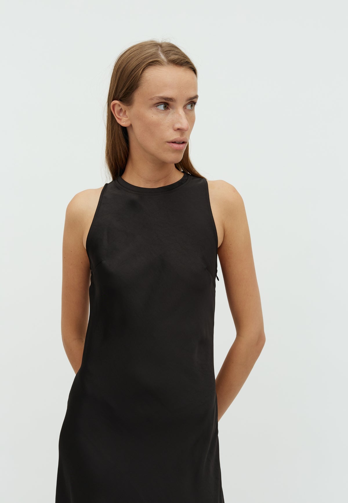 167453 Melinie Heavy Satin Dress_Black_Model_1