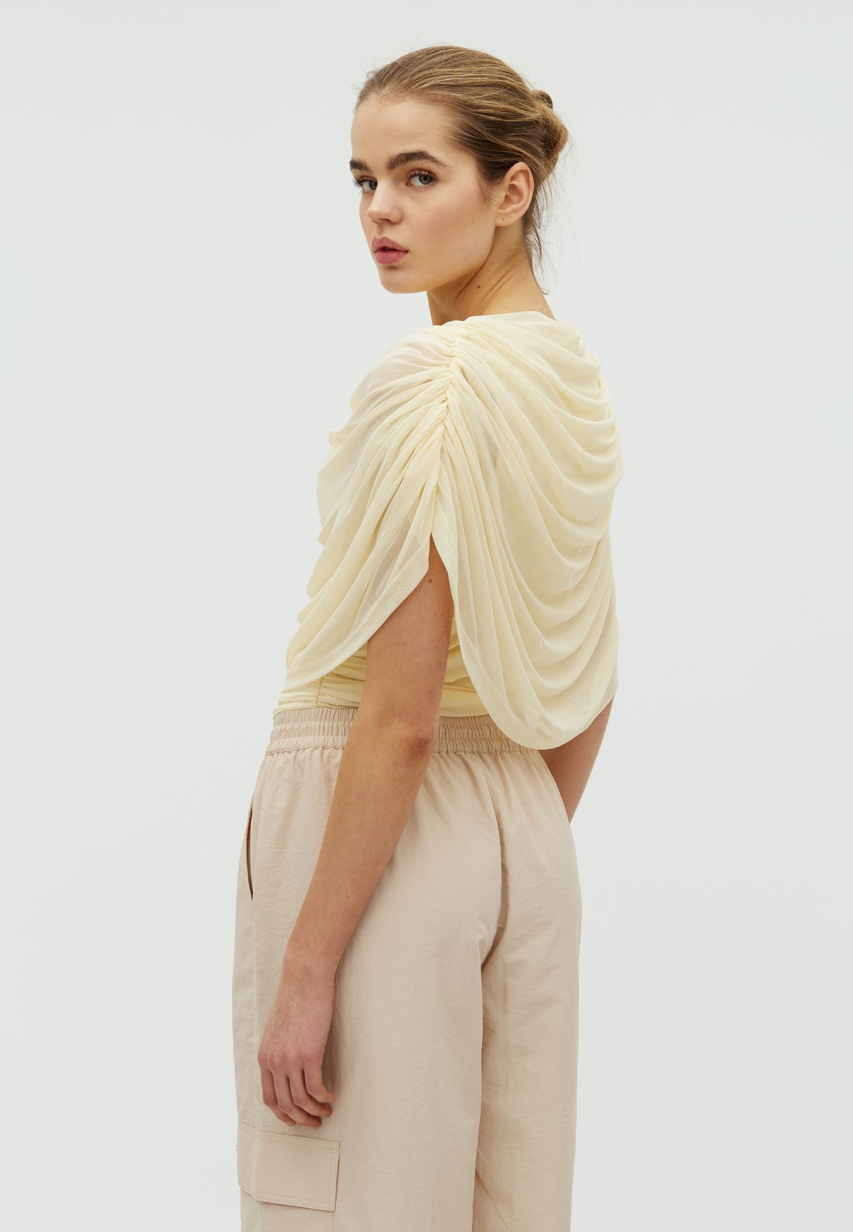 167447 Bottuna Drapy Mesh Top_Butter Yellow_Model_2