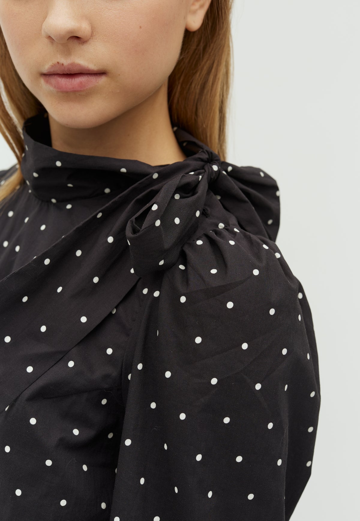 167100 Tedi Dot Blouse_Black_Model_1