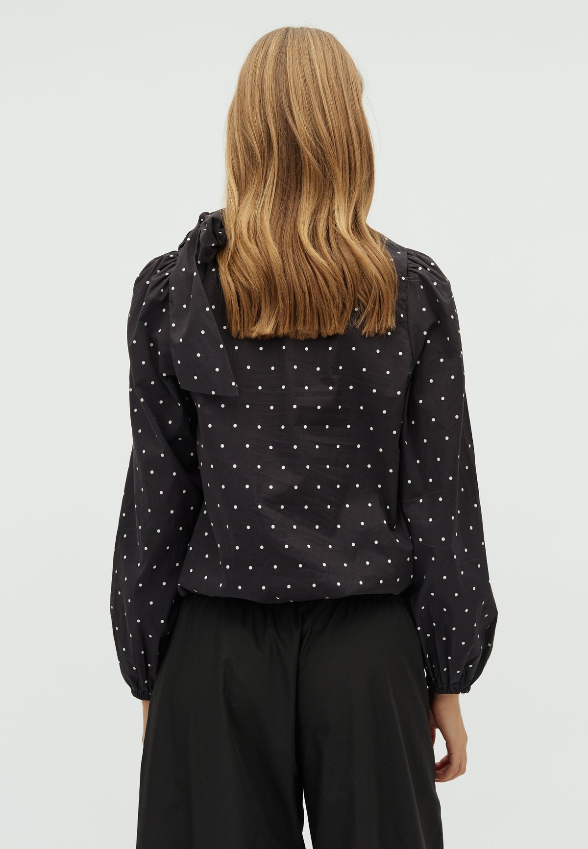 167100 Tedi Dot Blouse_Black_Model_2