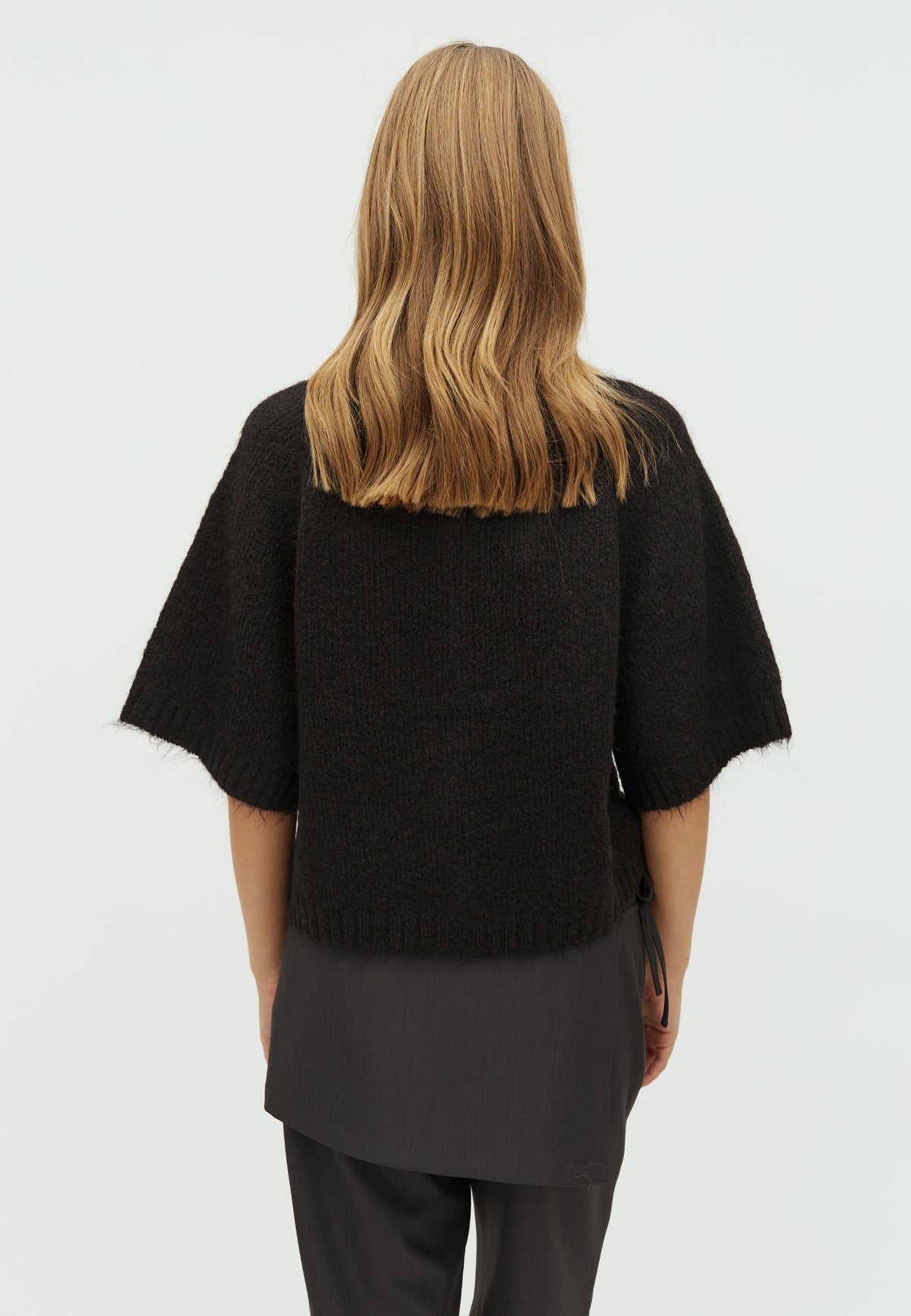 167446 Senuta Fluffy Knit Cardigan_Dark brown_Model_2