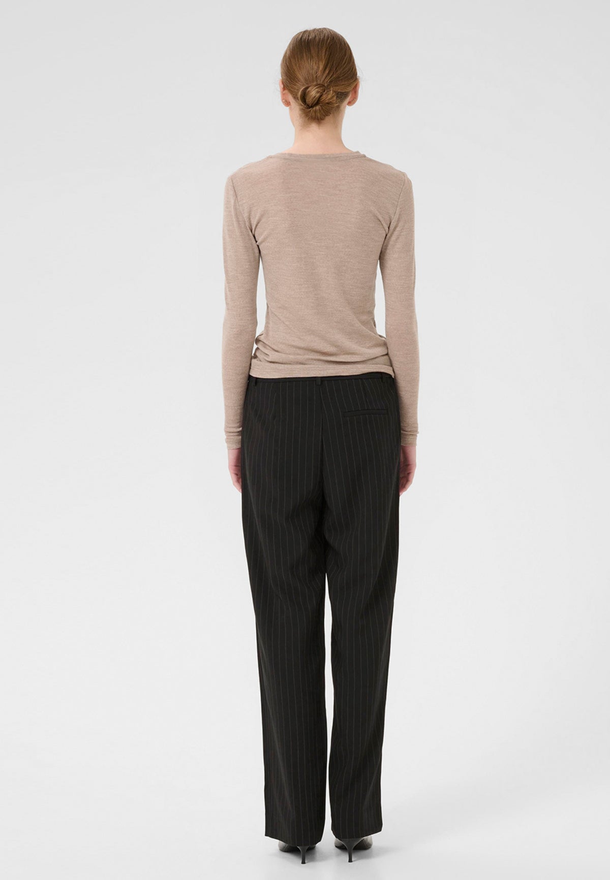 10909020 JoelleGZ pinstripe MW pants NOOS_black pinstripe_Model_3