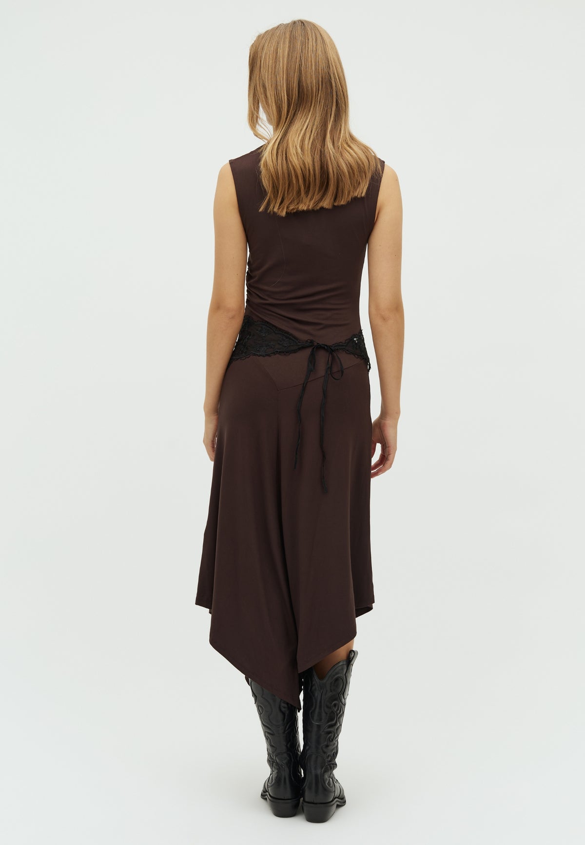 Virolea-F_Dark Brown_Model_2