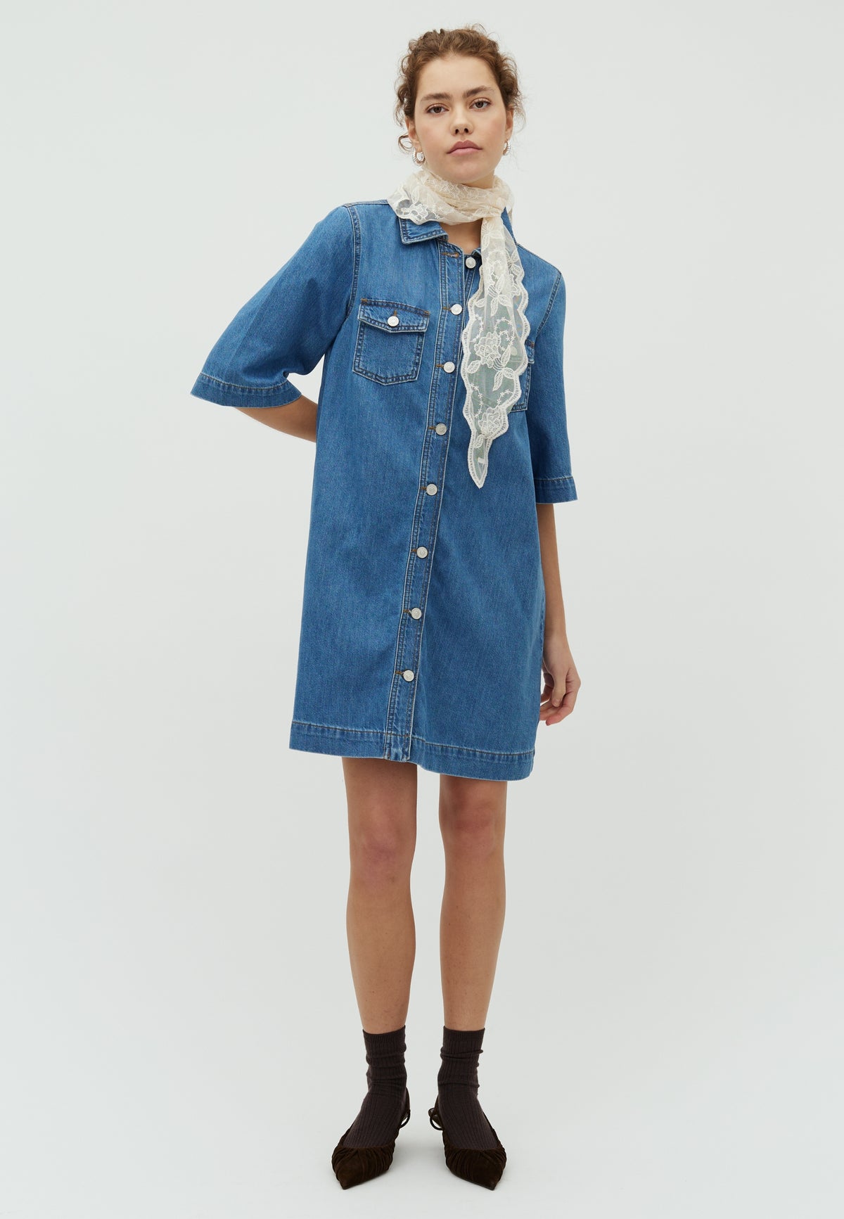 Mira-M_Mid Vintage Blue_Model_2