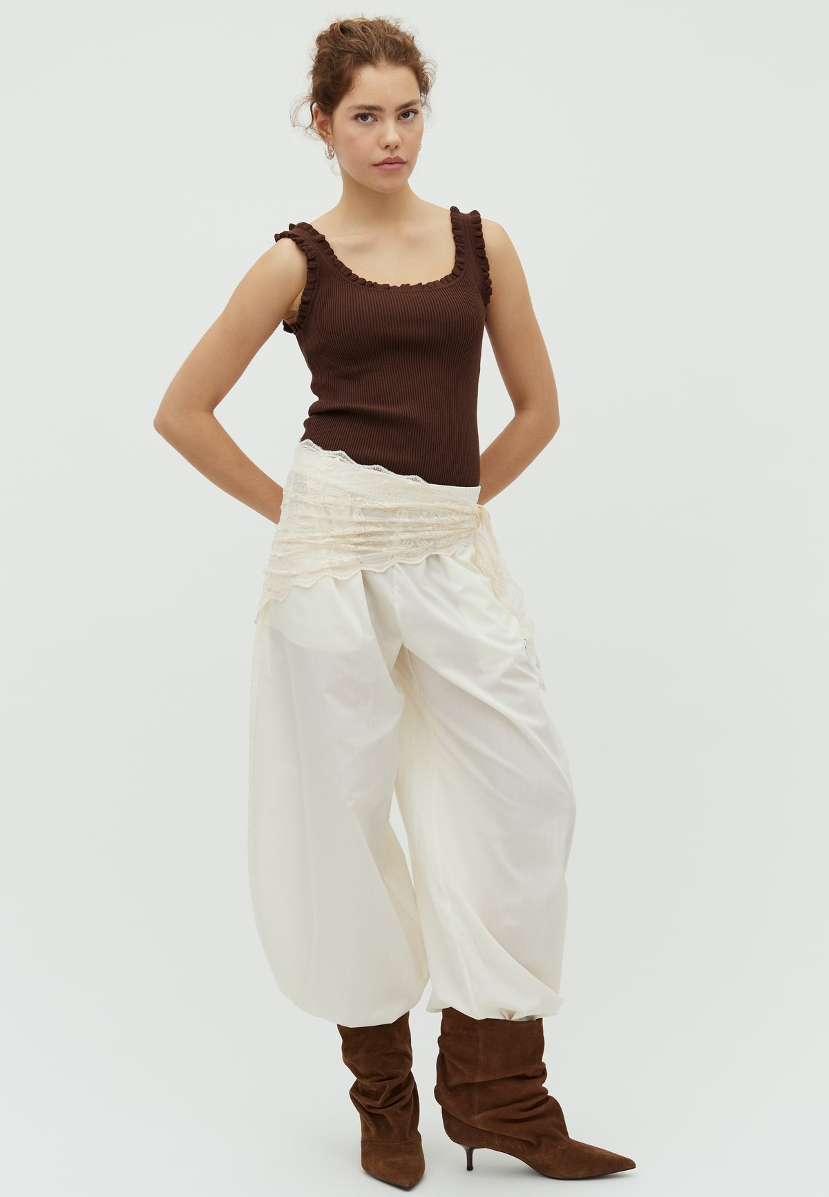 Elinne-M_Chocolate Brown_Model_3