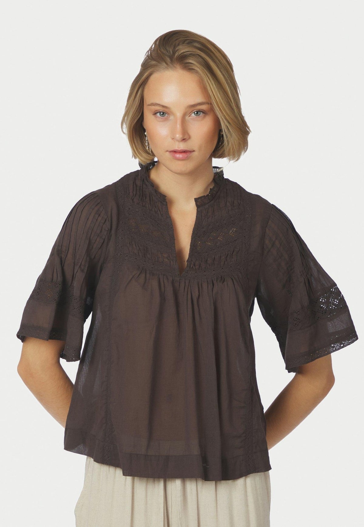 164703 Siama S Voile Blouse_Dark brown_Model_1