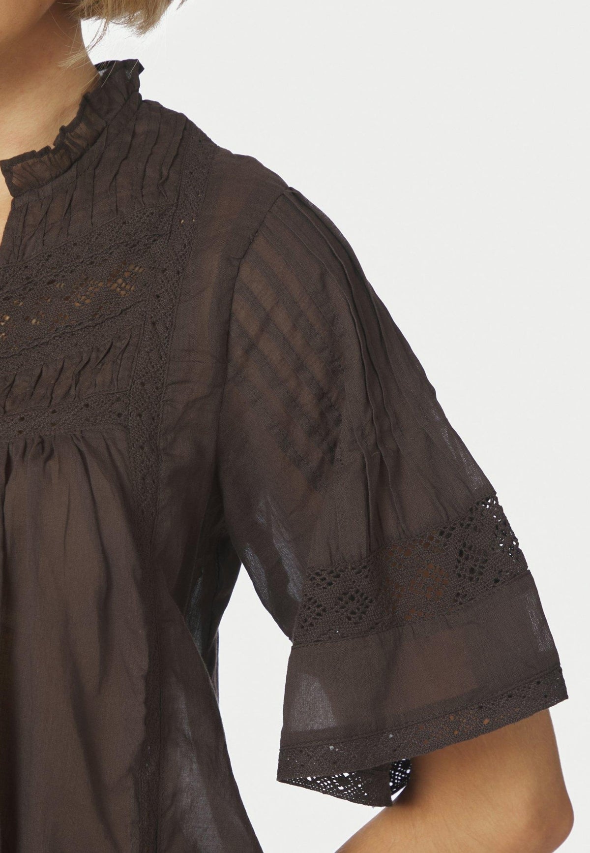164703 Siama S Voile Blouse_Dark brown_Model_2