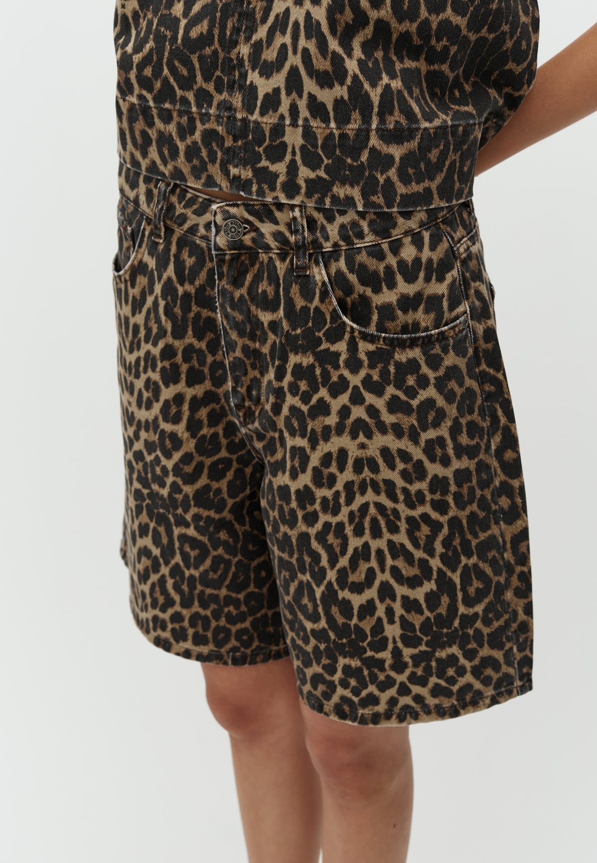 Talina-M_Leopard Mist_Model_5