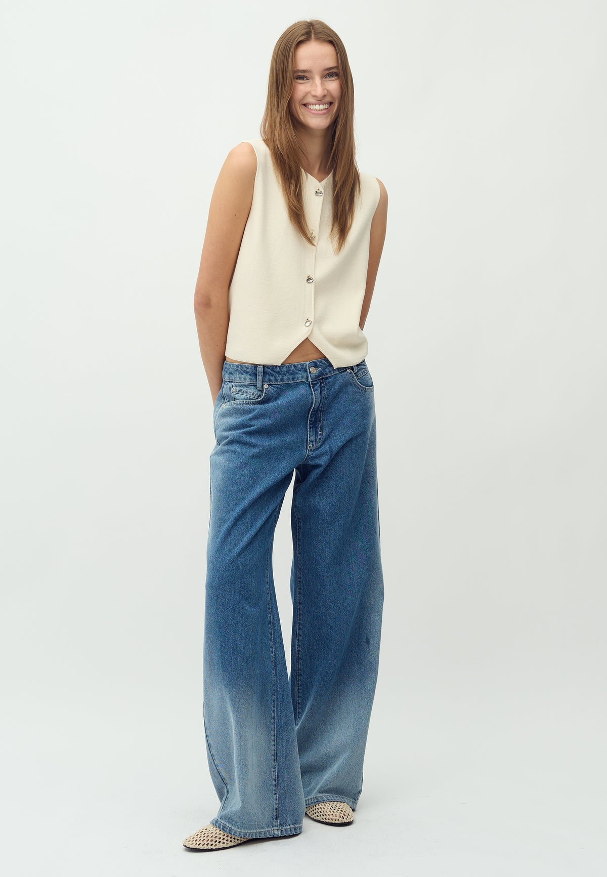 Pyras-M_Fading Denim Wash_Model_0