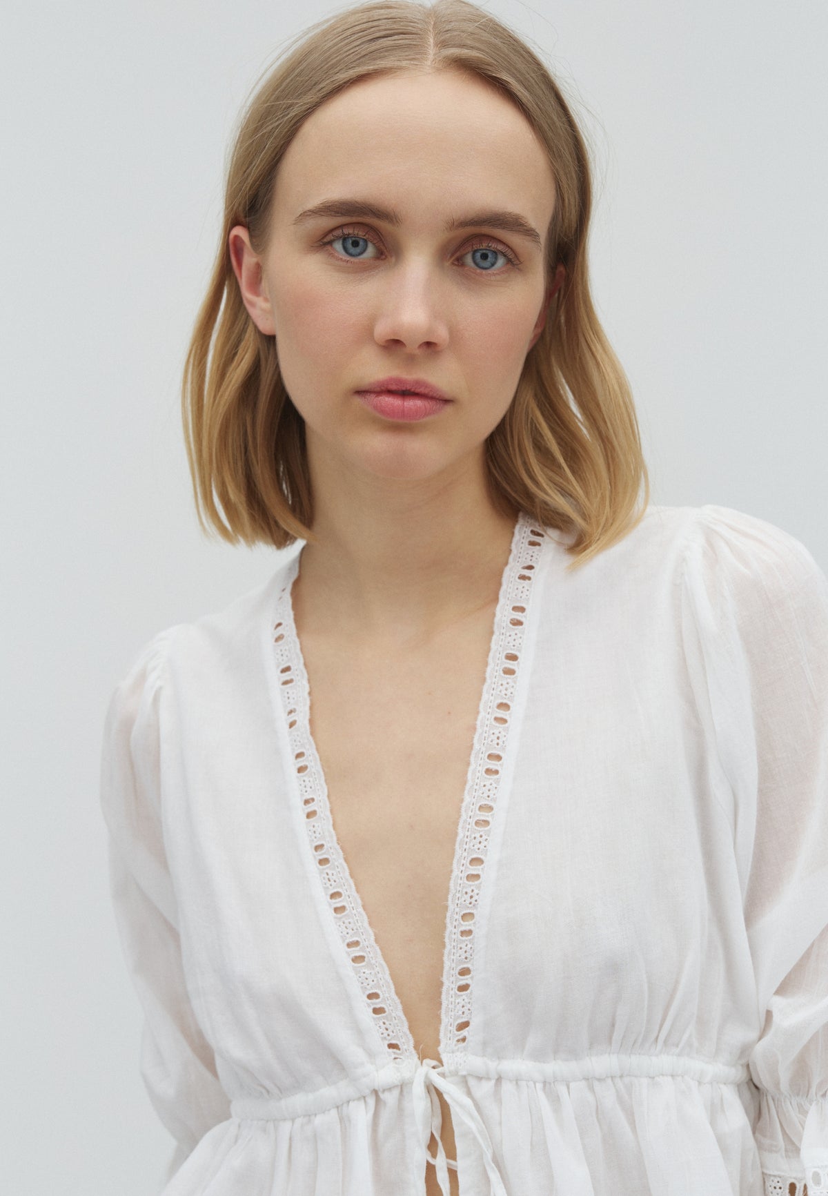 169577 Ydelia S Voile Blouse_White_Model_1