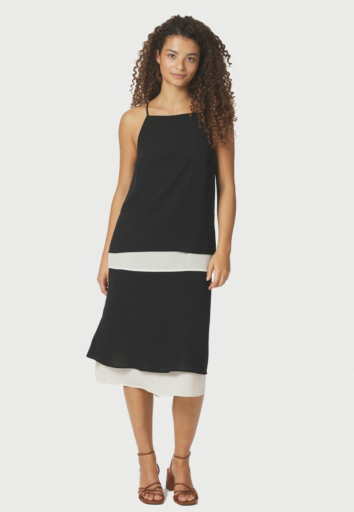 168485 Toril Chiffon Top_Black_Model_3