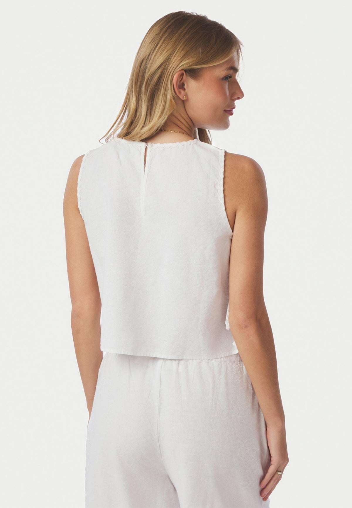 169113 Kaelin Embroidery Top_White_Model_2
