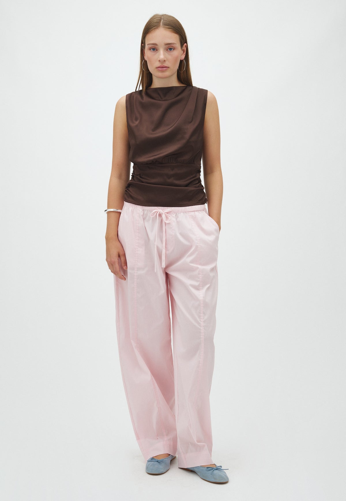 Lianna-F_Dark Brown_Model_3