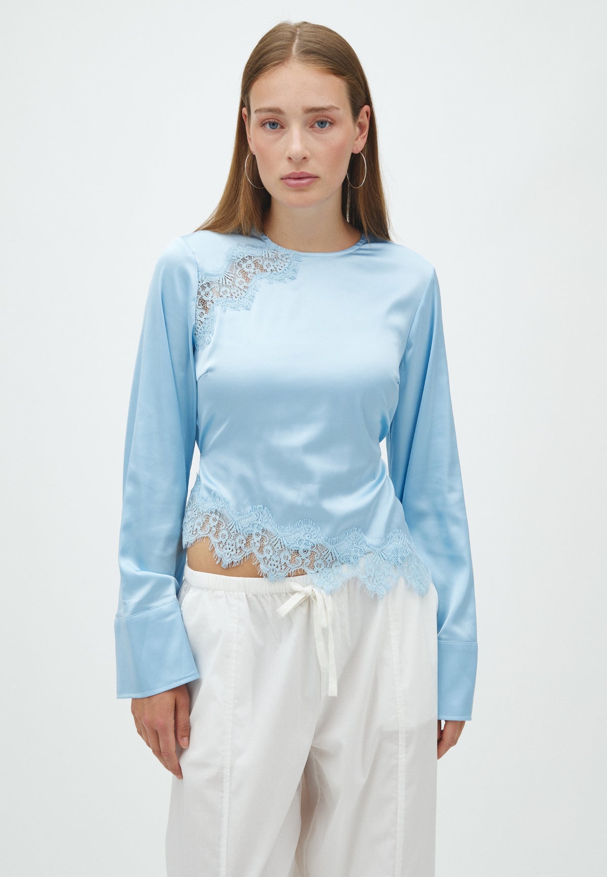 Beneka-F_Light Blue_Model_0