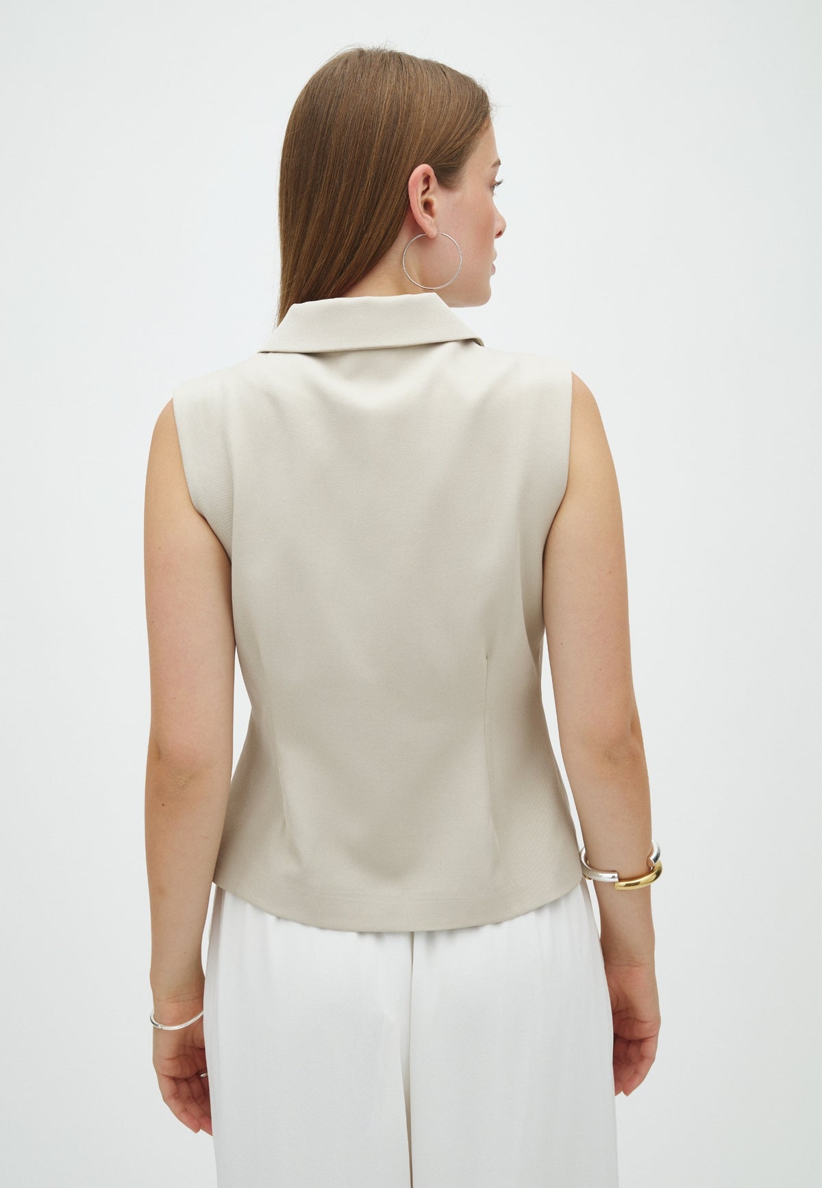 165836 Innabella Structure Waistcoat_Creme_Model_2