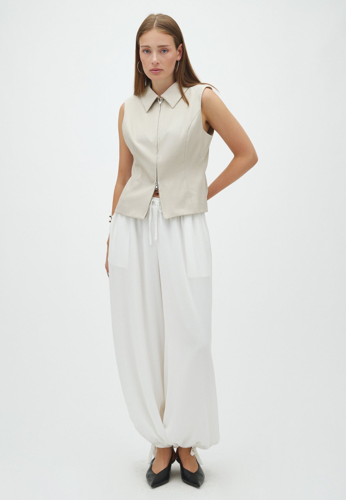 165836 Innabella Structure Waistcoat_Creme_Model_3