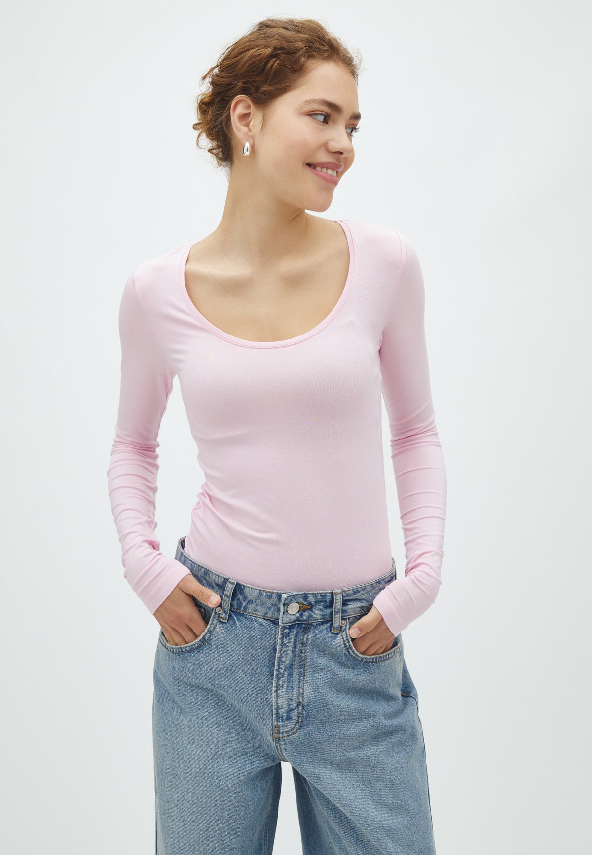 Anna_Pale Rose_Model_0