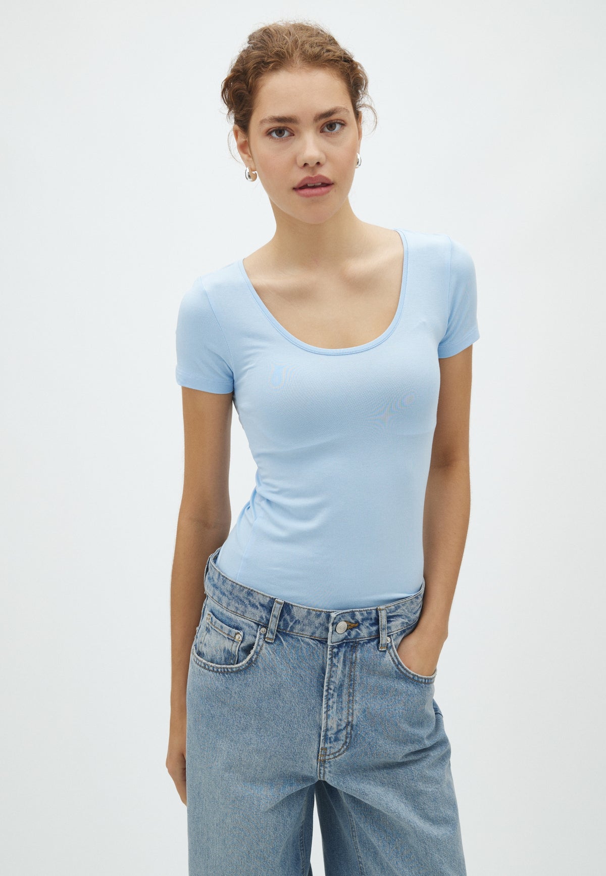 Siliana_Classic Light Blue_Model_0