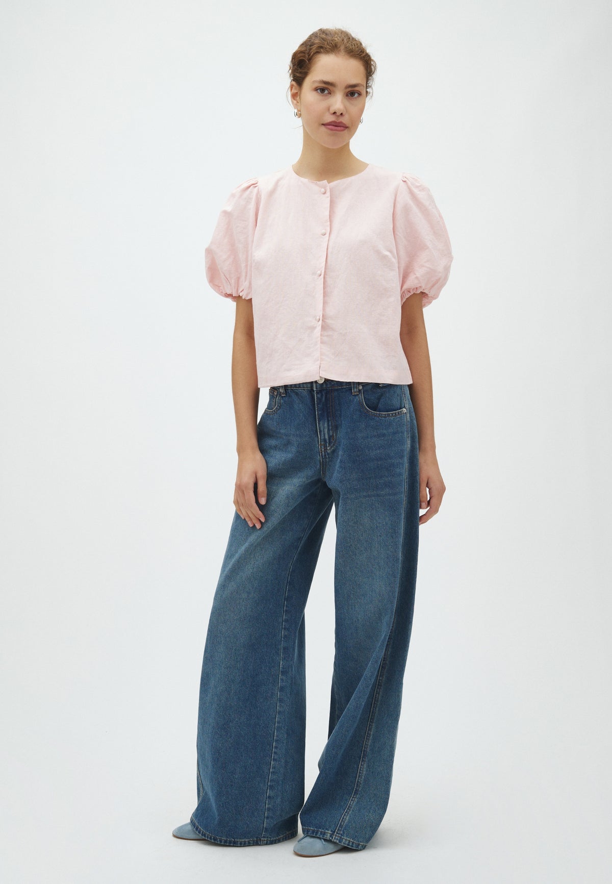 170009 Noisa Linen Blouse_Rose Smoke_Model_3