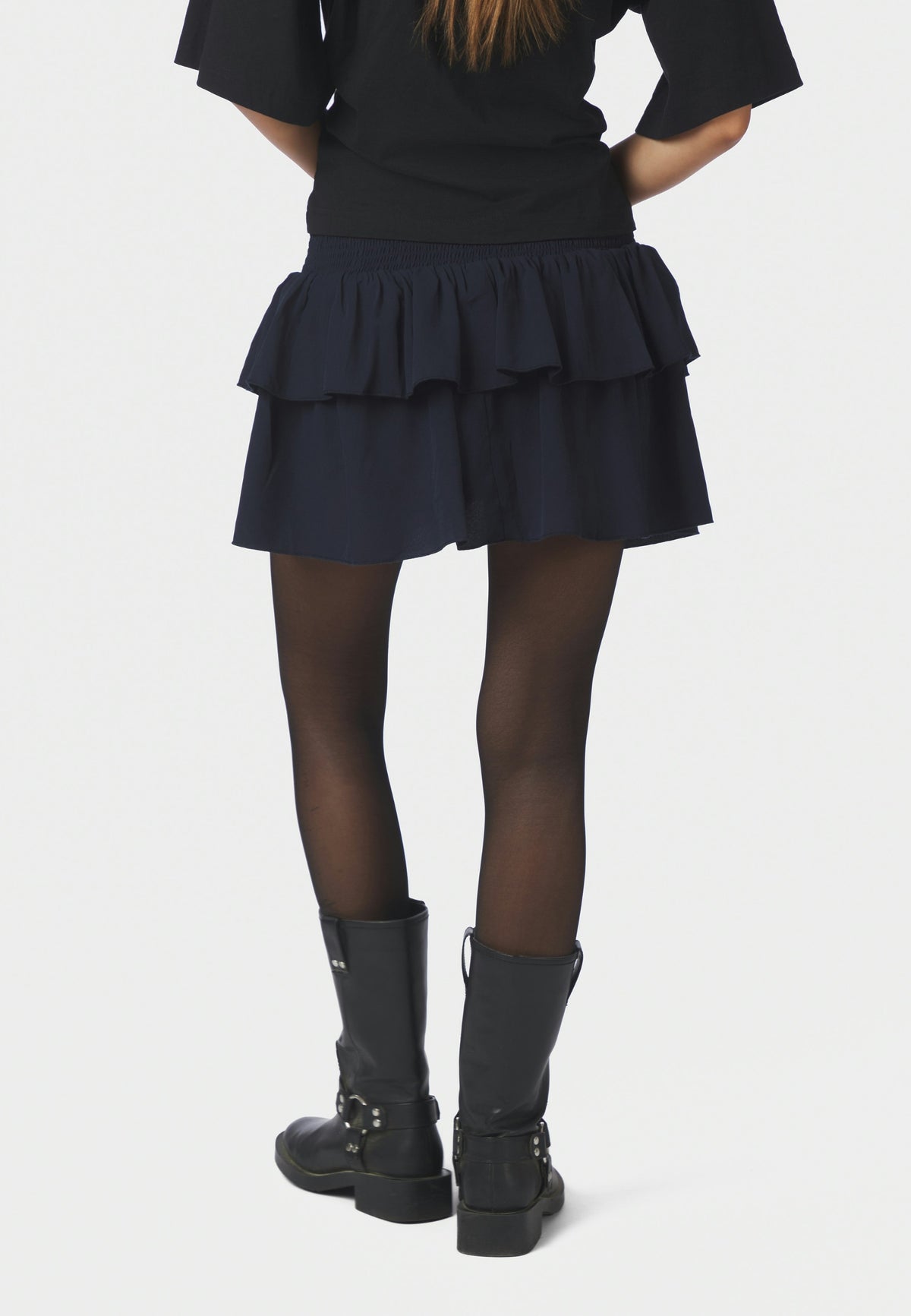 158315 Carin R Skirt_Navy_Model_3
