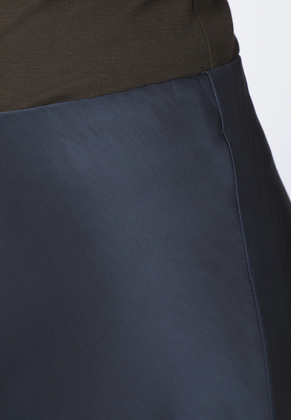 157755 Bovary Skirt_Midnight Blue_Model_2