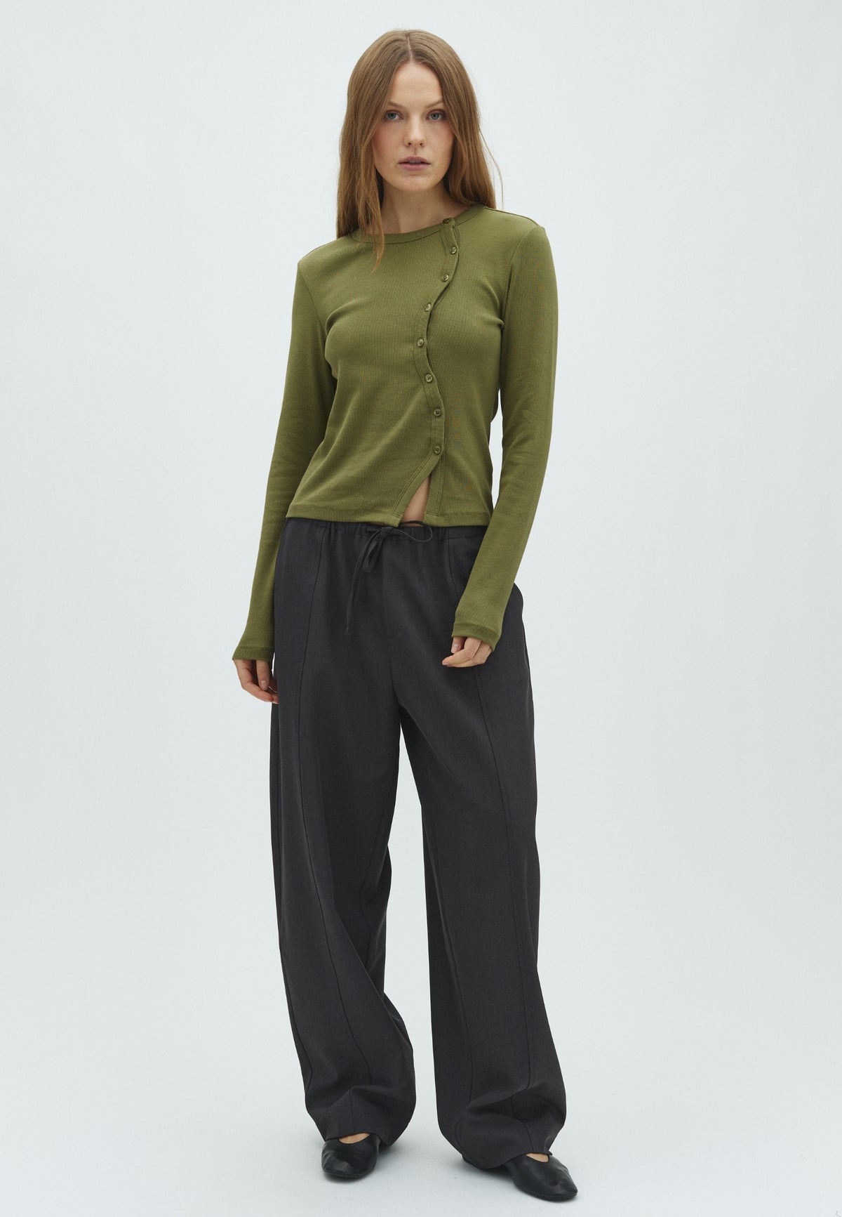 Azani-F_Olive Branch_Model_3