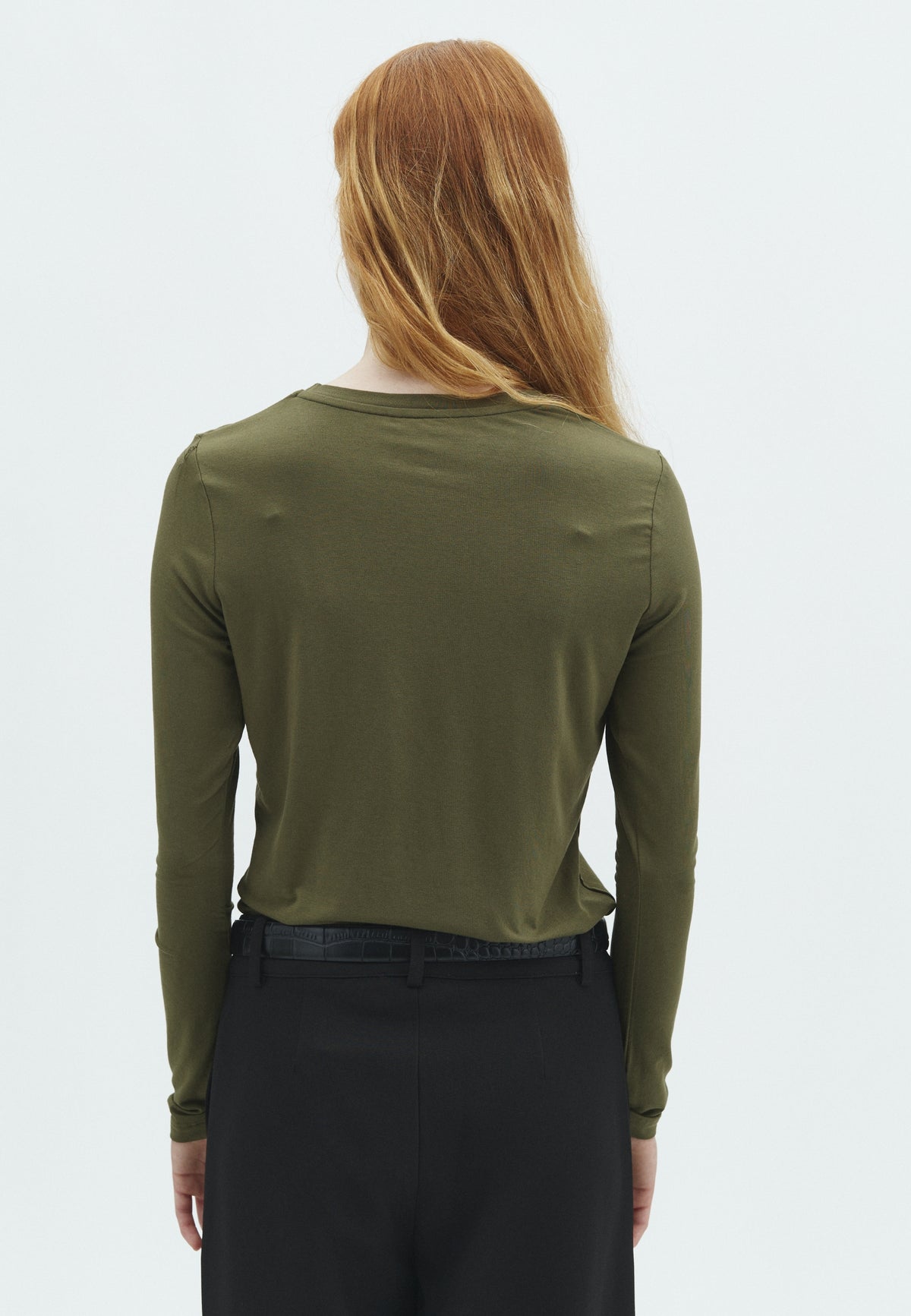 Christina-M_Warm Olive_Model_2
