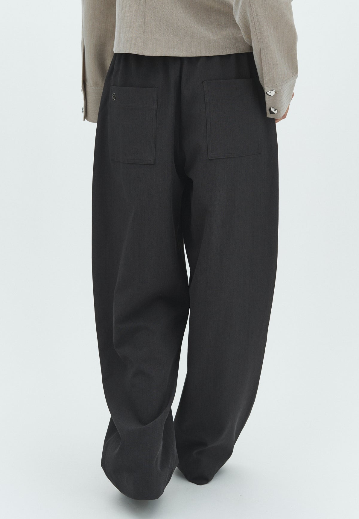 Saca-F_Dark Grey_Model_3
