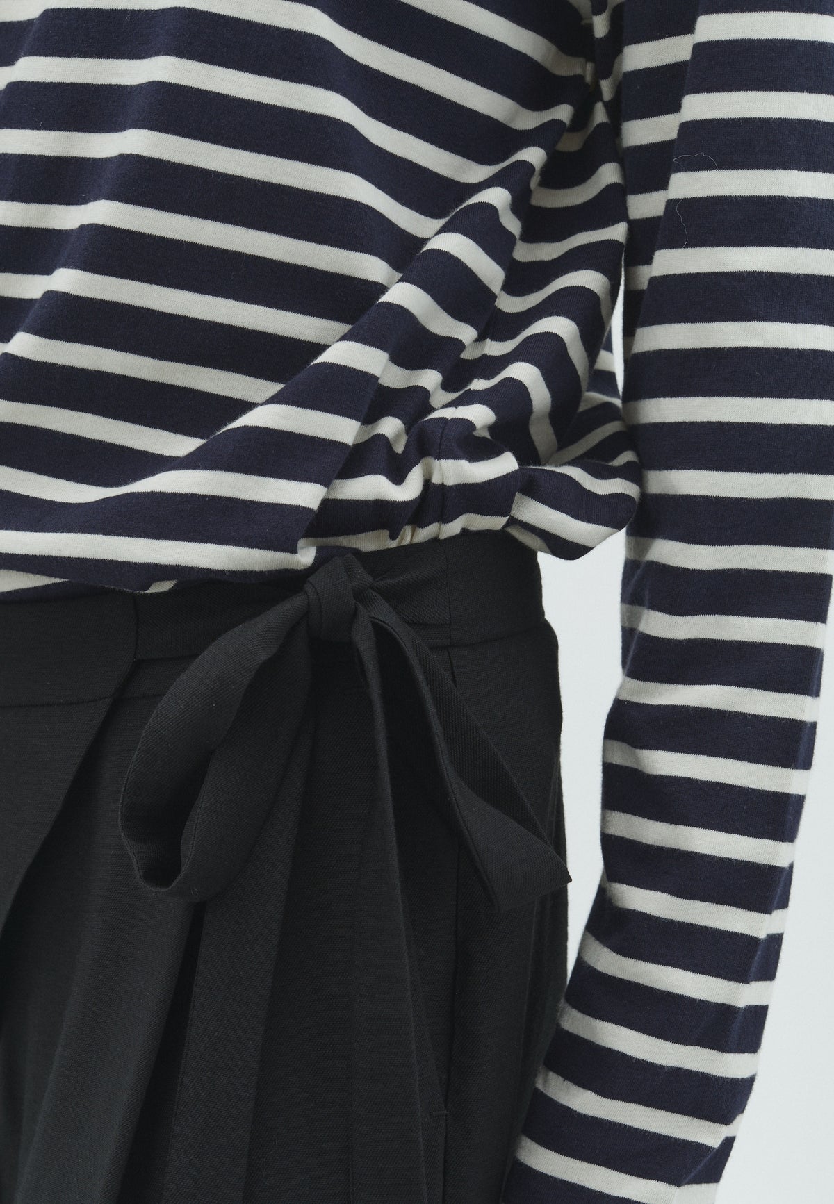 Suvi-M_Night Sugar Stripe_Model_1