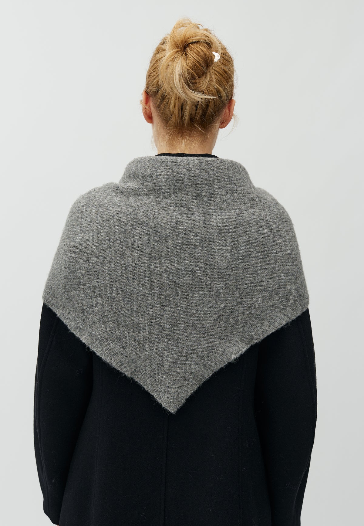 Sevyn-M_Medium Grey Melange_Model_2