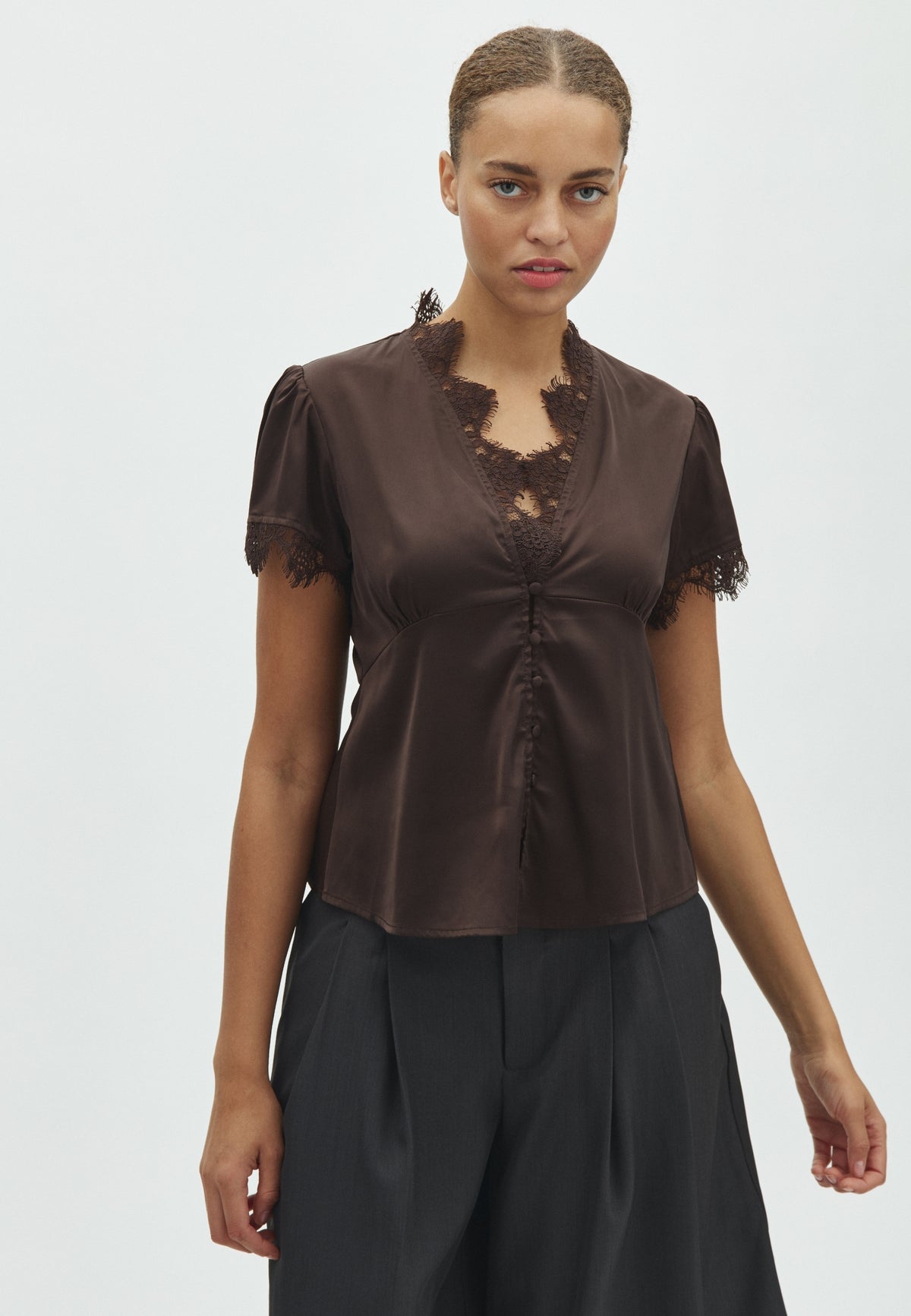 Saibea SS-F_Dark Brown_Model_0