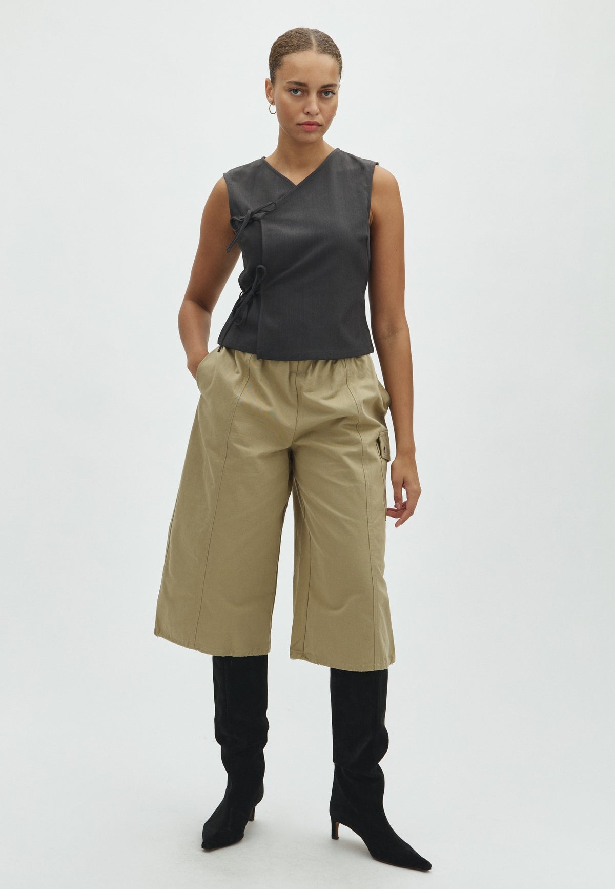 Alvaro-F_Khaki Beige_Model_0