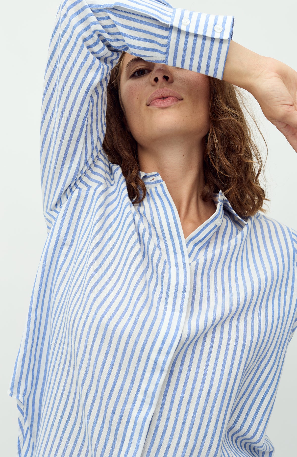 Dalinna-M_Ultramarine stripe_Model_3