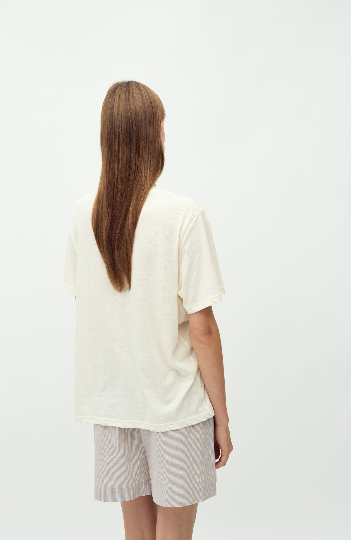 Meris-M_Cinder White Stripe_Model_2